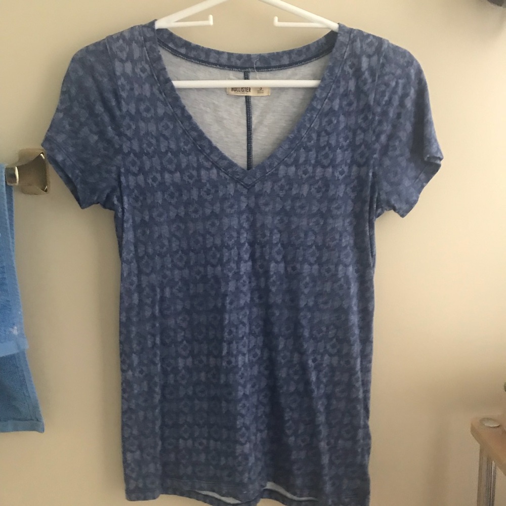 Hollister v-neck!